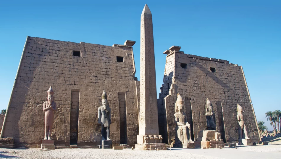 Con i tour di Natale in Egitto, esplora le attrazioni della riva est di Luxor