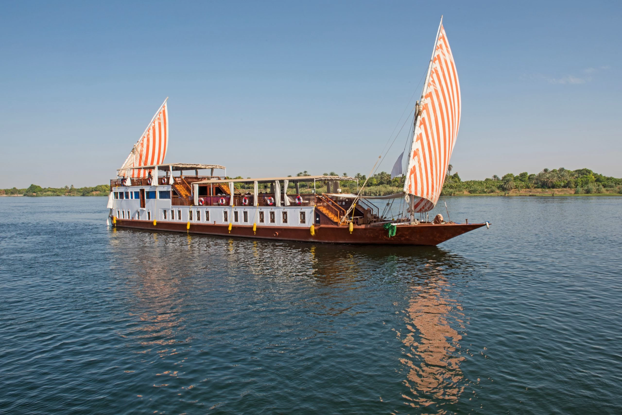 Sail the Nile the traditional way with a Dahabiya Nile Cruise