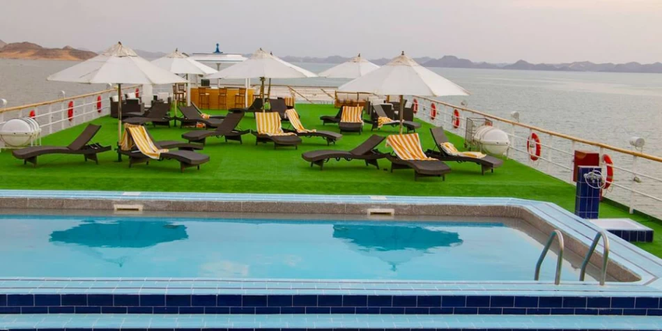 Rilassati ed esplora a bordo della MS Nubian Sea Lake Cruise