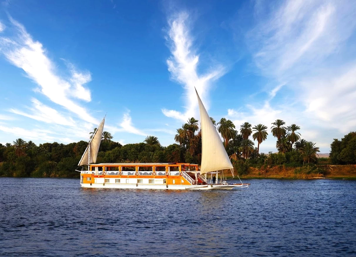 Conoce más sobre el crucero Dahabiya con viajes de lujo a Egipto