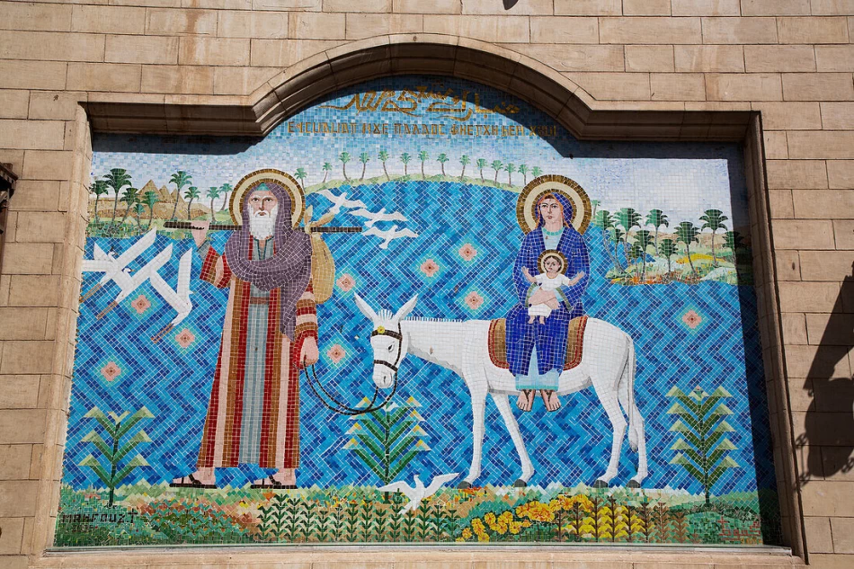 Le gite di un giorno di lusso al Cairo spesso includono la famosa Chiesa Sospesa