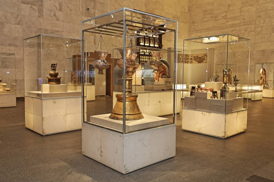 Visita el Museo de la Civilización Egipcia en tu excursión de un día de lujo a El Cairo