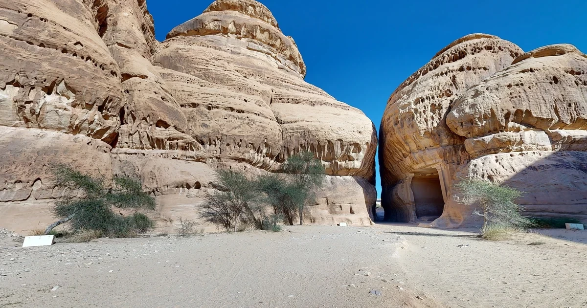 Situado al este de Al Ula, en el corazón de Hegra