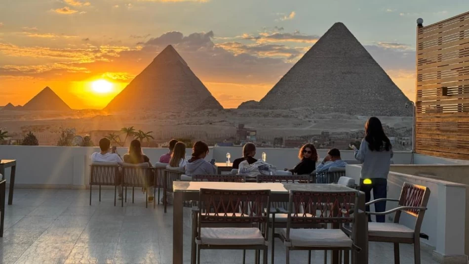 Escapada de luna de miel de lujo en Egipto, con las impresionantes pirámides de Giza