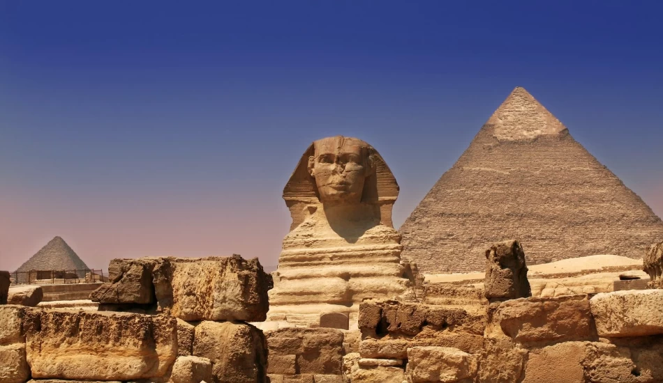 visit sphinx during best luxury egypt tours