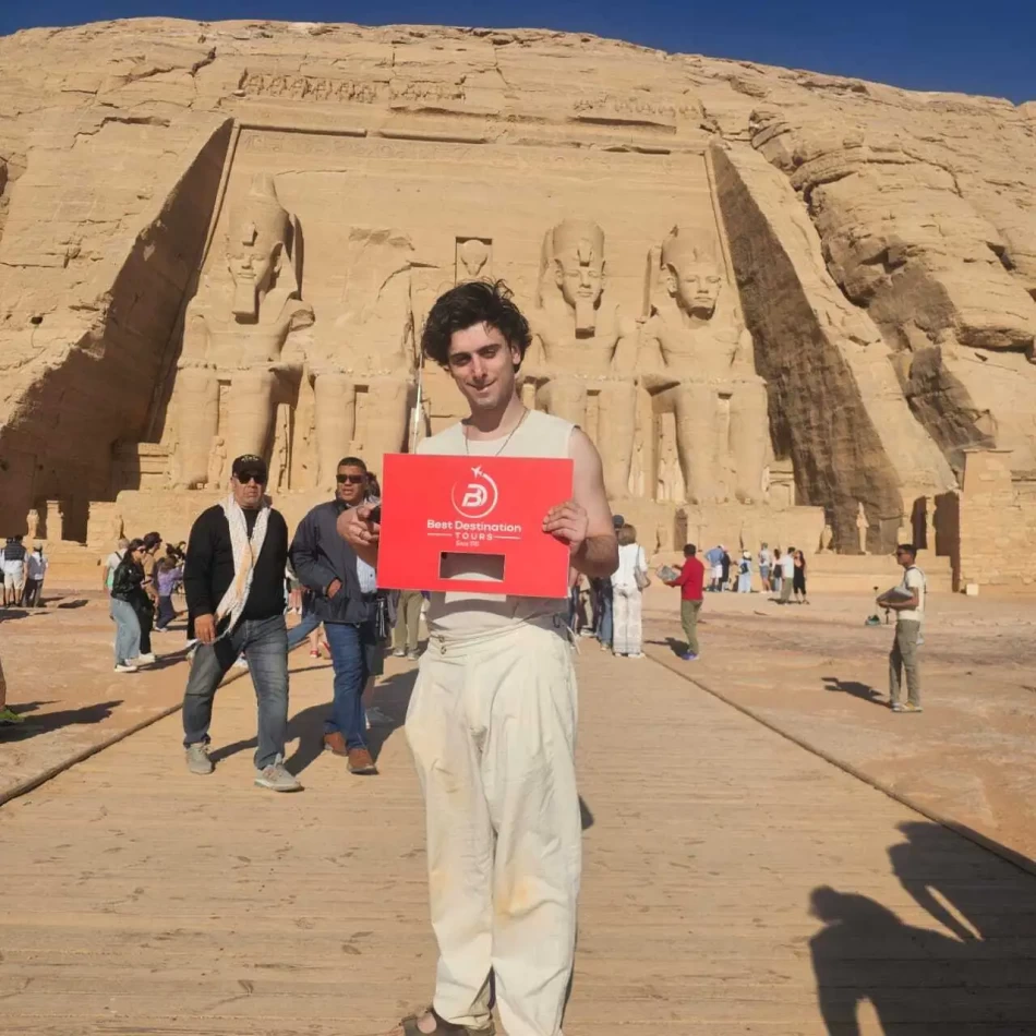 Wander through abu simbel temple in luxury trips to egypt