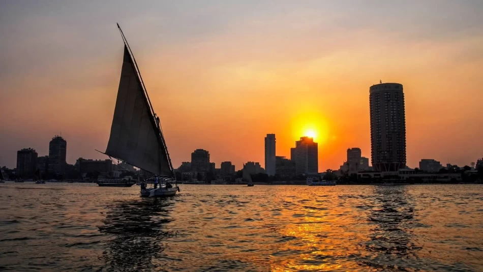 enjoy nile felucca in Cairo with luxury private tours