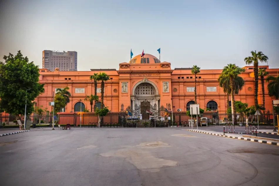with best luxury Egypt and Jordan tours, discover egyptian museum