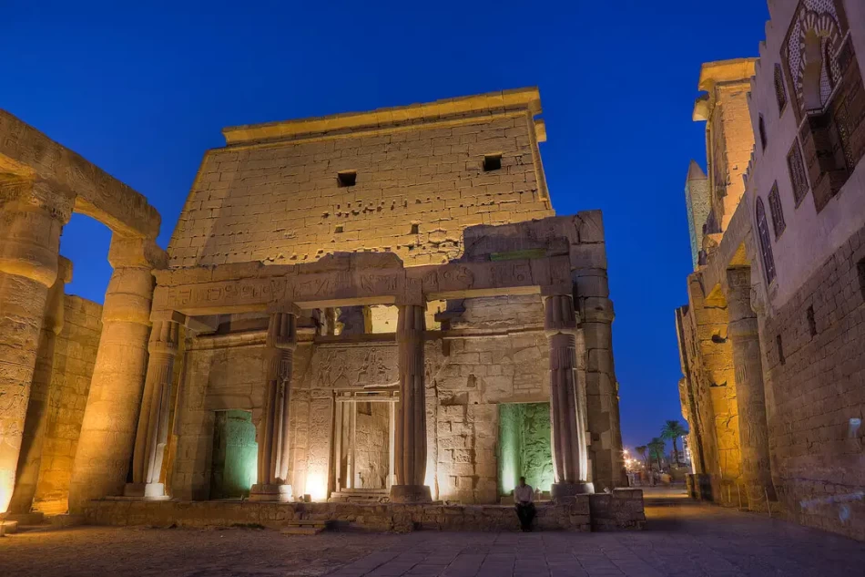 through luxury trips to egypt, step into ancient Egypt at Luxor Temple