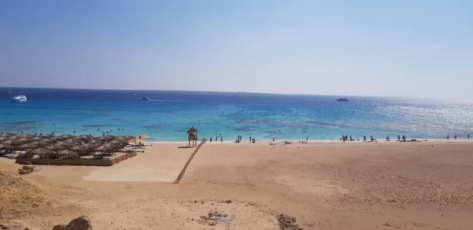 enjoy the beautiful views of Giftun Island with hurghada day tours