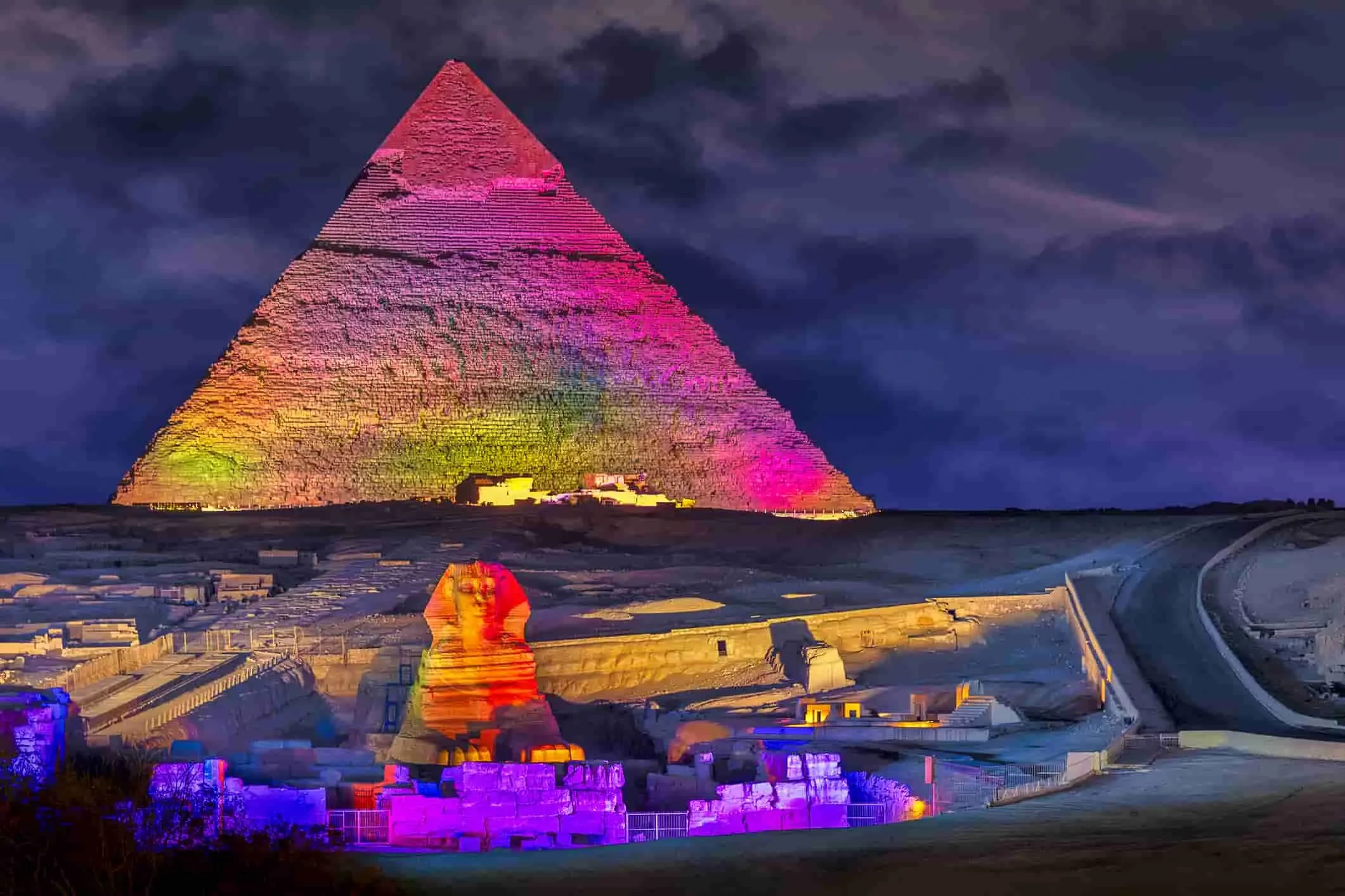 Lo spettacolo di suoni e luci alle piramidi di Giza