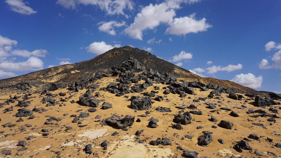 A Journey through Egypt’s Mysterious Desert Landscapes