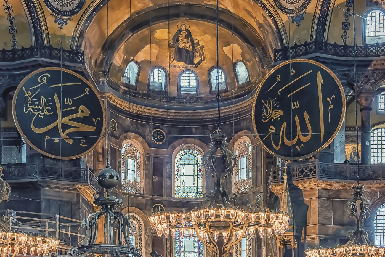 Explore the amazing sites of Istanbul for 4 days