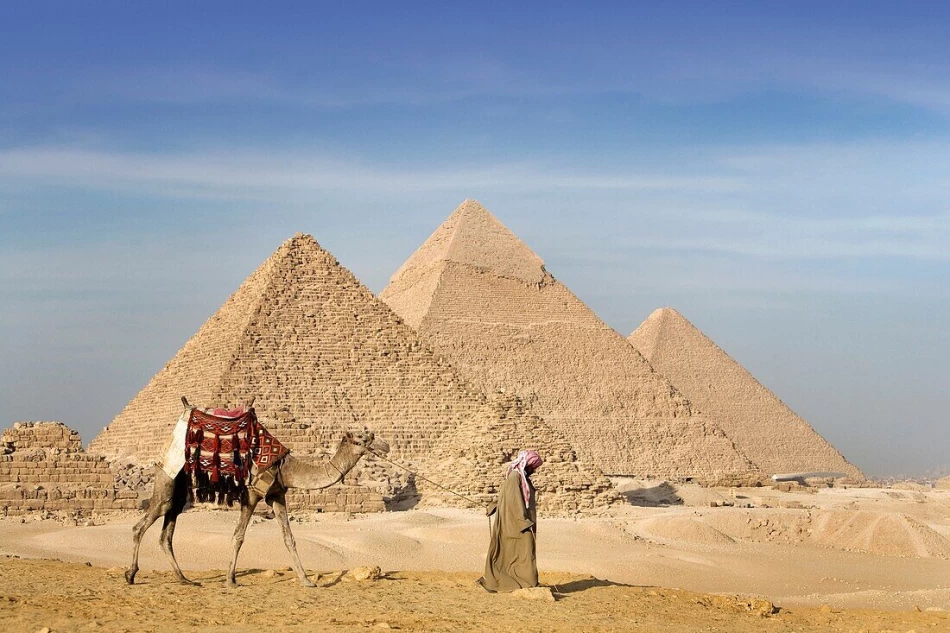 Cairo's famous sites / Giza Pyramids Tour