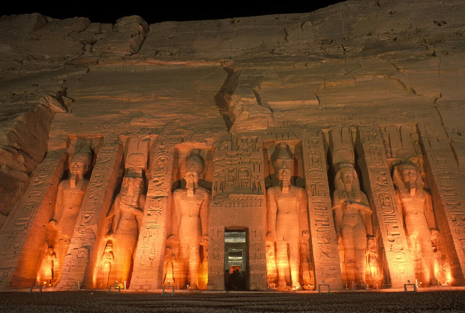 abu simbel temple